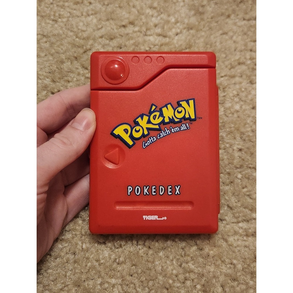 Tiger Electronics Pokedex Pokemon Handheld Electronic Game Red 1998 UNTESTED